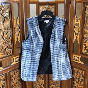 Weekend Love Faux Fur Vest Size L